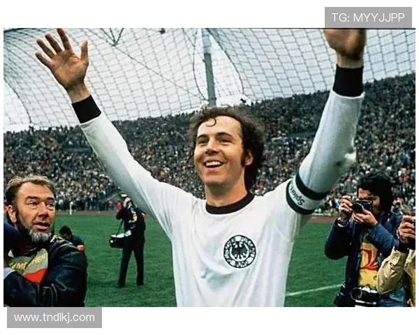 弗朗茨·贝肯鲍尔:从球场天才到足球传奇的辉煌人生与影响力 弗朗茨·贝肯鲍尔:从球场天才到足球传奇的辉煌人生与影响力