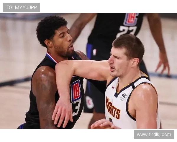 金州勇士强势迎战豪强对手,季后赛赛程迎来关键较量,能否突破重围再度冲击总冠军 金州勇士强势迎战豪强对手,季后赛赛程迎来关键较量,能否突破重围再度冲击总冠军