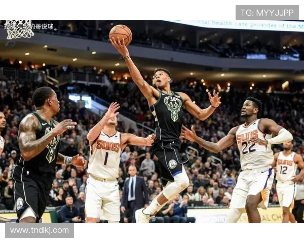 密尔沃基雄鹿鏖战劲敌全场激烈对攻引爆新赛季焦点大战 密尔沃基雄鹿鏖战劲敌全场激烈对攻引爆新赛季焦点大战