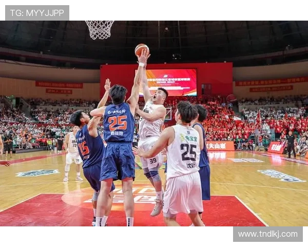 探寻当代篮球运动员成长路径与赛场表现及职业前景深度全面化解析