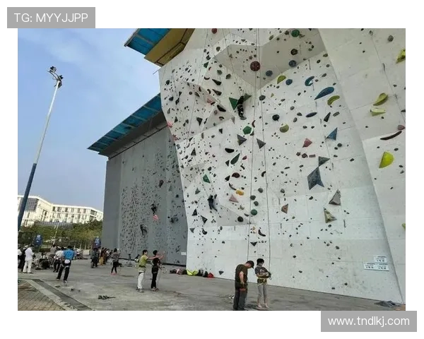 广州攀岩队中路突破的成功之道与未来发展探讨