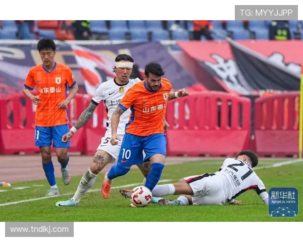 山东泰山全力迎战上海海港力争三分,激情对决燃起新赛季希望 山东泰山全力迎战上海海港力争三分,激情对决燃起新赛季希望