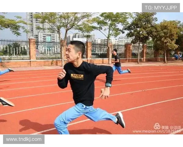 图尔与朗斯激战正酣精彩赛况回顾与分析